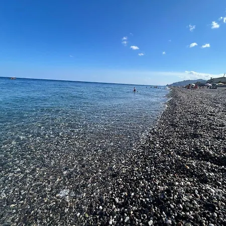 Houseventidue Vacation Beachfront Appartamento Roccalumera